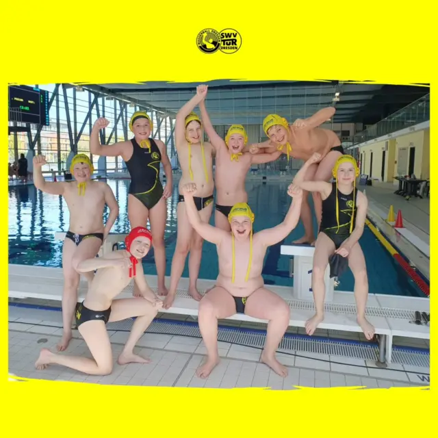 In der Vorrunde der Landesmeisterschaft in Plauen musste sich unsere U12 trotz guter Leistung mit 4:11 gegen SVV Plauen geschlagen geben. Im zweiten Spiel zeigte das kleine Team jedoch eine starke Reaktion und gewann souverän mit 21:6 gegen die SG AuNe. 💪
#Wasserball #Dresden